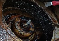 清洗老旧油烟机的油垢（彻底清除油烟机上的顽固油垢）