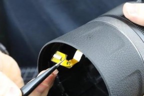 相机镜头外皮的正确拆卸方法是什么？拆卸过程中应注意什么？