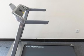 如何修复跑步机后减震问题（解决跑步机后减震异常的有效方法）