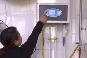 空调显示E2问题的检修流程（解决空调显示E2故障的有效方法）