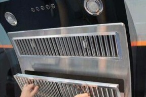 如何正确清洗自动油烟机（有效方法让油烟机恢复如新）
