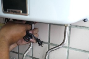 热水器安装时遇到堵塞问题该如何解决？