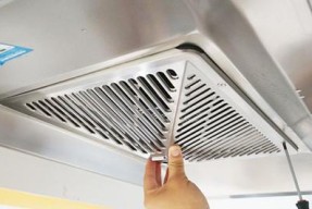 以水洗油烟机的正确清洗方法（保持厨房空气清新的有效措施）