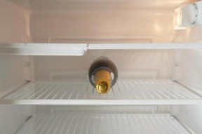 冰箱清洗消毒指南（保持家庭安全）