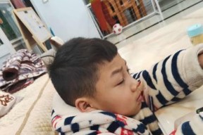 如何正确引导小孩看电视（培养健康的电视观看习惯）