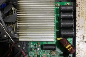 电磁炉故障处理方法（解决电磁炉故障的实用技巧）