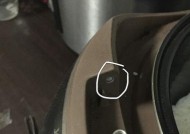 如何维修智能电饭煲盖卡扣（掌握简单技巧）
