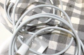 2米长的手机快充充电器价格是多少？性能如何？