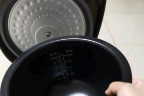 电饭煲零线坏了的修复方法（自己动手解决电饭煲零线故障）