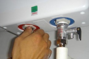 通用热水器注水步骤是什么？图解教程在哪里？