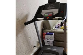 跑步机自动加油维修方法（保持跑步机良好状态的关键措施）