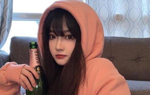探秘“绿茶女”（一种新兴的表达方式在互联网时代的迅速传播与流行趋势）  第1张