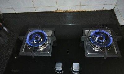 燃气灶进水问题解决方法（有效应对燃气灶进水）  第1张