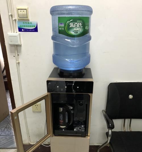 美的饮水机注水故障及解决方法（解决您美的饮水机注水故障的有效方法）  第1张