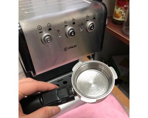 咖啡机漏电维修价格详解（了解咖啡机漏电维修的费用及维修流程）  第1张