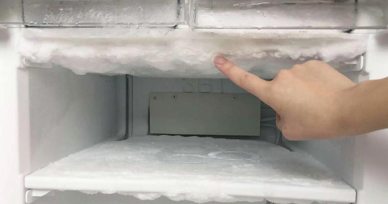 冰箱冷凝水管堵了怎么办（解决冰箱冷凝水管堵塞问题的方法及注意事项）  第1张