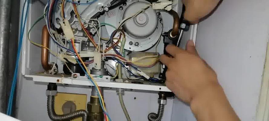 解决法罗力壁挂炉07故障的方法（快速排查和修复法罗力壁挂炉07故障的关键步骤）  第2张