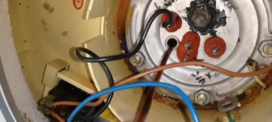 热水器不通电怎么修（解决家中热水器无法通电的常见问题与修复方法）  第2张