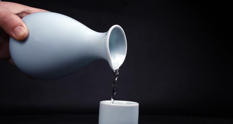 白酒擦镜头会损坏吗？使用白酒清洁镜头的正确方法是什么？  第3张